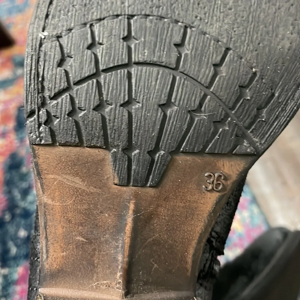 Iridescent Sheridan Mia leather boots size 36